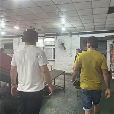 Neukunden besuchten die Fabrik am 4. August